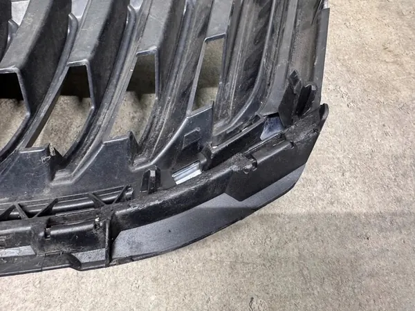 Skoda OE 5E0853653A grill image 7