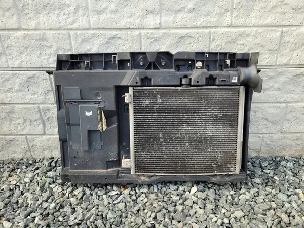 Support de Radiateur Avant 1.2 VTI Peugeot 208 I image 1