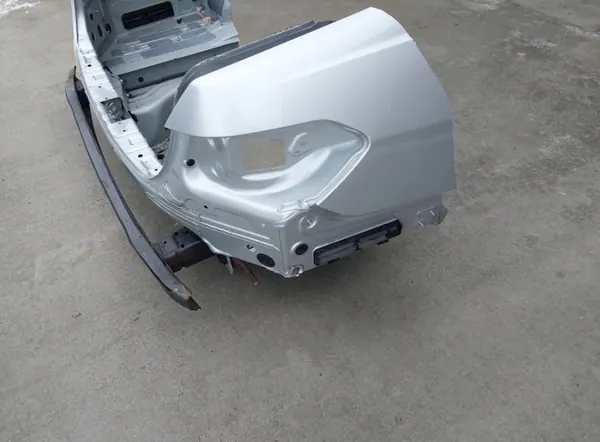 OEM XXX bakstötfjädersförstärkning Mercedes E W212 image 5