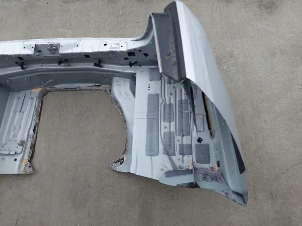 OEM XXX bakstötfjädersförstärkning Mercedes E W212 image 9