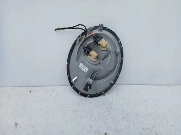 Bakljus Höger Volkswagen New Beetle 05-10R. OEM 1C0945172G image 2