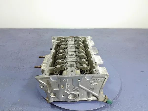 Cabeza de motor SKODA RAPID 1.2 TSI 04E103064L image 2