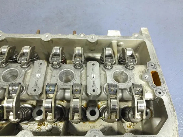 Cabeza de motor SKODA RAPID 1.2 TSI 04E103064L image 5