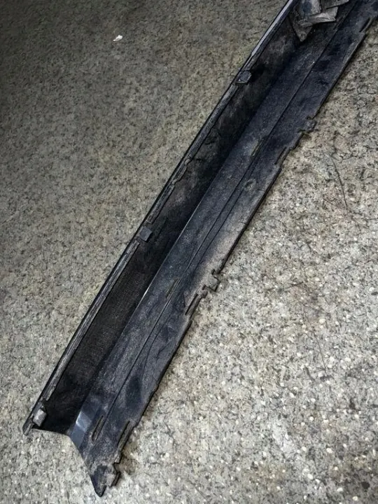 OEM 8125413 Bumperstrip Achterzijde voor BMW E38 image 3