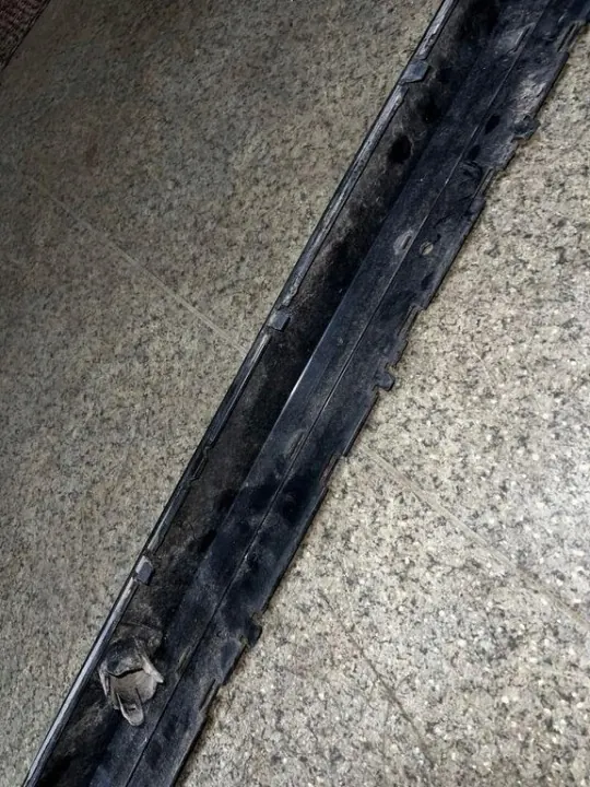 OEM 8125413 Bumperstrip Achterzijde voor BMW E38 image 6