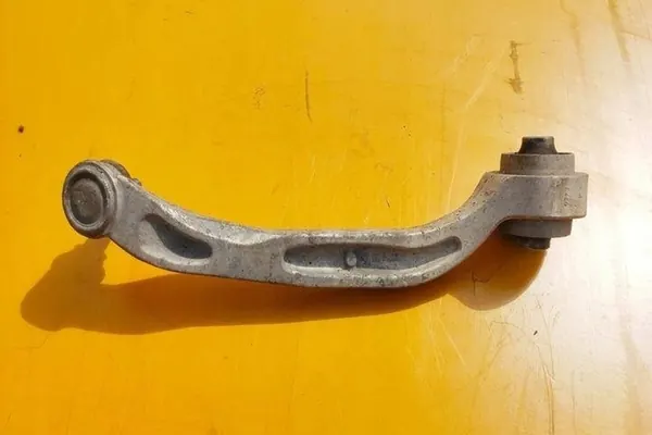Braccio di Controllo Anteriore AUDI A6 4F0407693H image 3