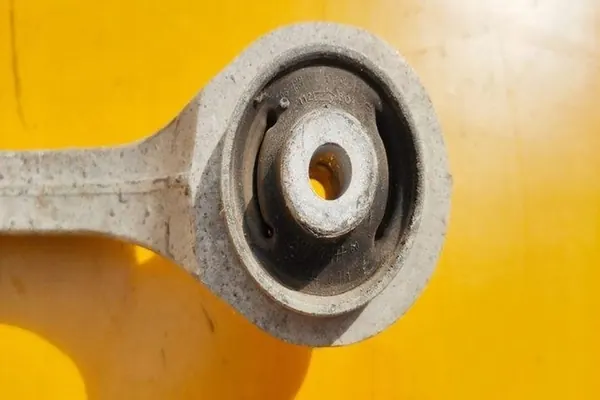 Braccio di Controllo Anteriore AUDI A6 4F0407693H image 5