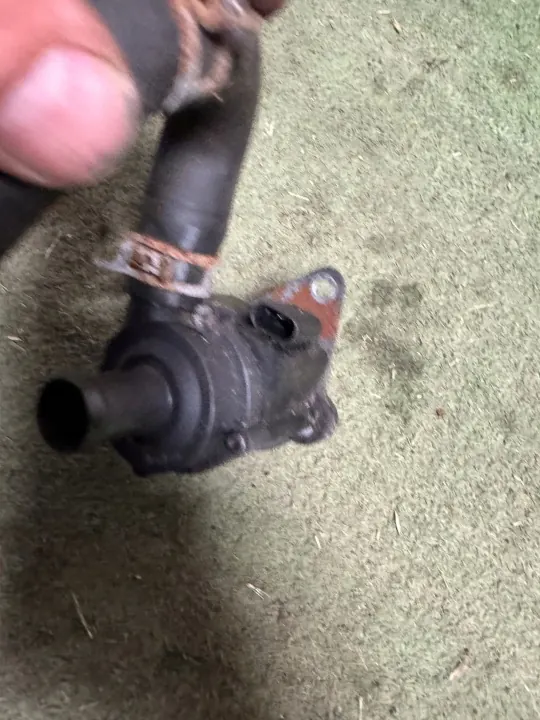 Pompe à eau Volvo OEM 251086 pour moteur 2.0 D3/D4 image 2