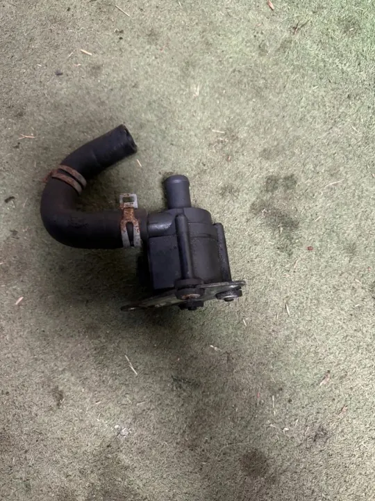 Pompe à eau Volvo OEM 251086 pour moteur 2.0 D3/D4 image 4