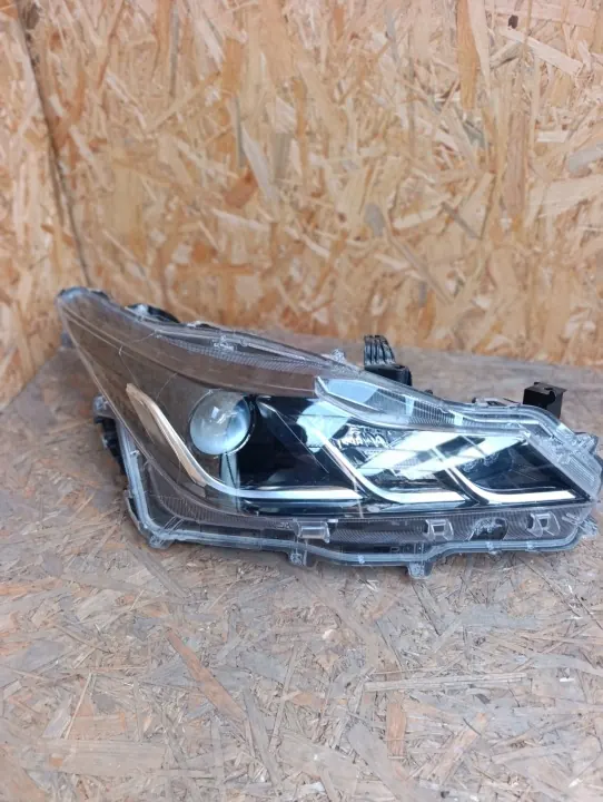 Farol Direito OEM MKNHUU76 para Toyota Corolla Sedã image 2
