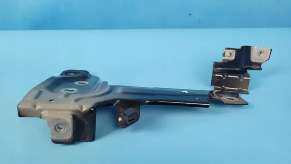 Mercedes EQE W295 etu vasen lokasuojan kiinnike OEM A2958808700 image 3