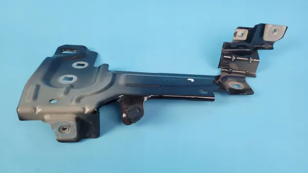 Mercedes EQE W295 etu vasen lokasuojan kiinnike OEM A2958808700 image 4