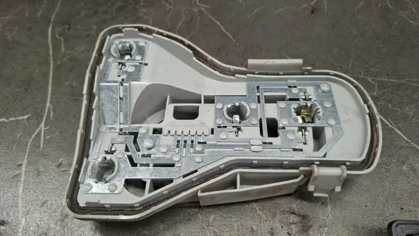 Support d'ampoule arrière droit VW Polo IV 9N3 6Q6945258F image 5