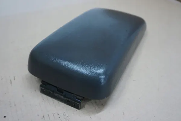 Couvercle d'accoudoir MAZDA B2500 OEM - État utilisé image 3