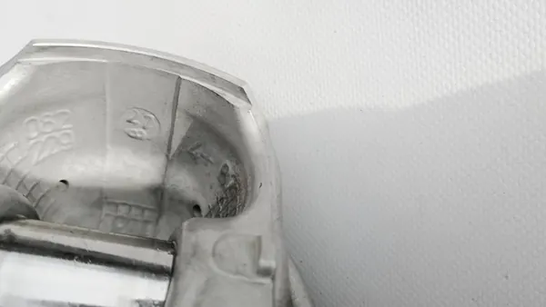 BMW X3 X1 Z4 E83 E93 N53 N43 2.0B Kolv OEM image 4