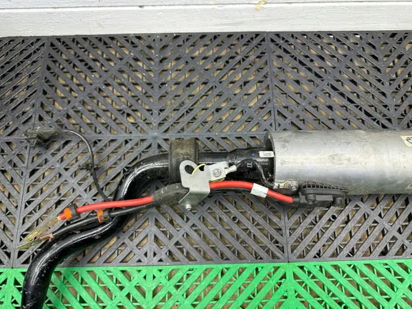 Barra estabilizadora trasera OEM 6897271 para BMW X5 G05 image 3