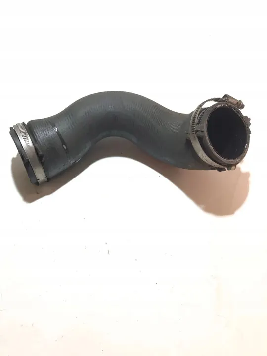 AUDI A4 B8 Intercooler Schlauch 8K0145737H image 2