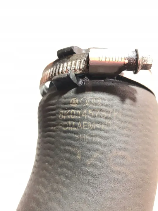 AUDI A4 B8 Intercooler Schlauch 8K0145737H image 3