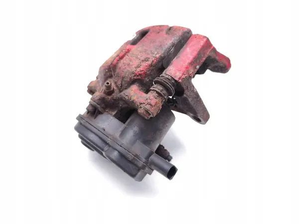 Audi A4 Taka jarrupuristin OEM 32335478 2.0 TDI image 4