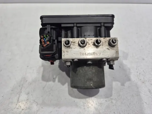 ABS-pumppu OEM 1S0614517P VW UP, SEAT MII, Skoda Citigo image 3
