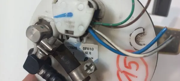 Toyota Corolla Verso Polttoainesyöttö 77020-0F010 image 2