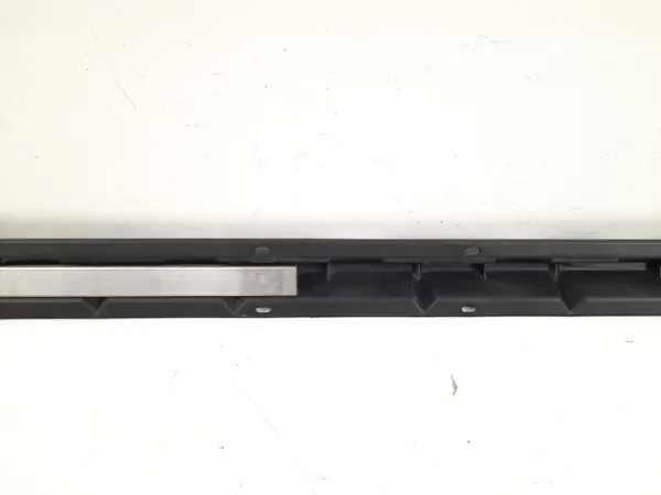 BMW X5 E53 kynnyskiinnike OEM 8408709 - Käytetty image 3