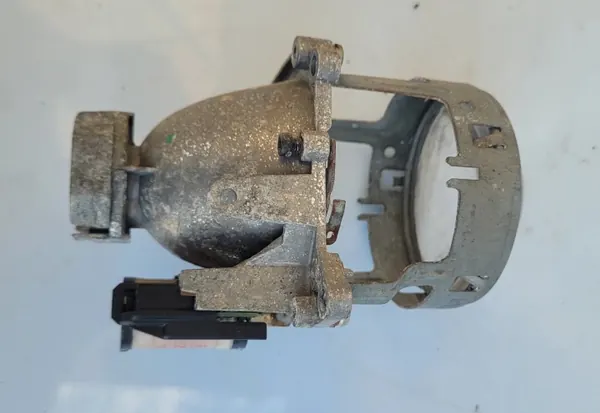Lente de Faro BMW E92 OEM - Estado Usado image 3