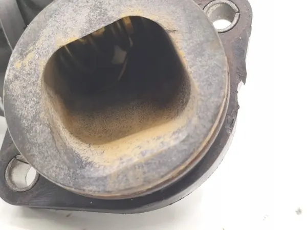 Carcasa termostato OEM 03L121111AE para VW Tiguan image 4