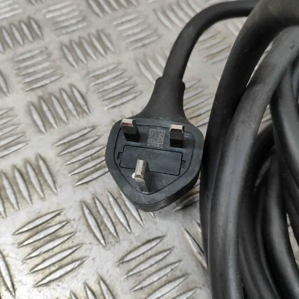 Tesla Model Y batteriladdningskabel OEM 145544010D image 4
