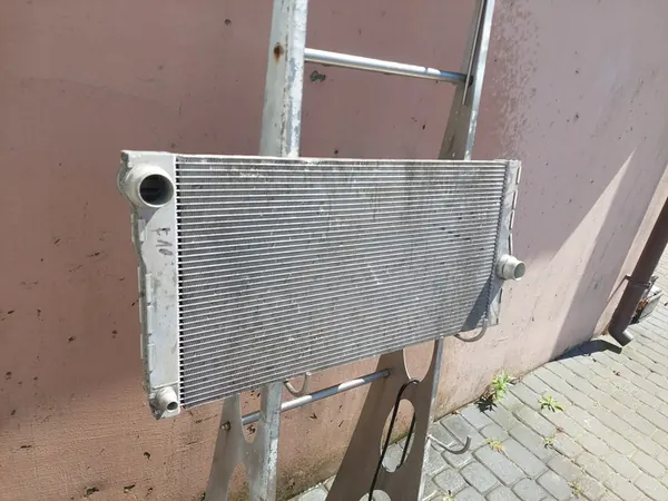 Vattenkylare BMW 5 6 F10 F11 F18 F06 F07 2.0 3.0 2010- image 2