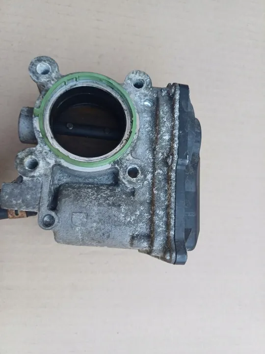 Cuerpo de aceleración 1.3B Mitsubishi Colt VI MN191145 image 4