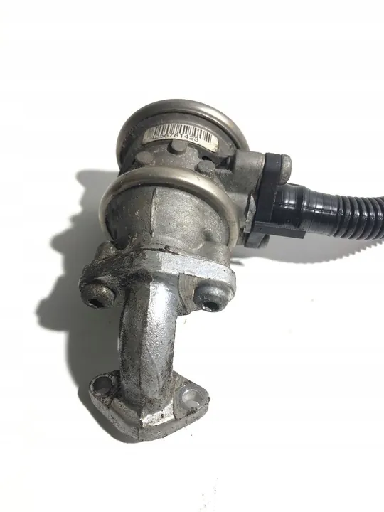 Válvula Audi A6 S6 C6 4F 06E131101C image 3