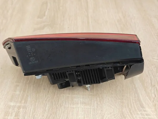 Lámpara de maletero LED derecha Audi A6 C7 original OEM image 5