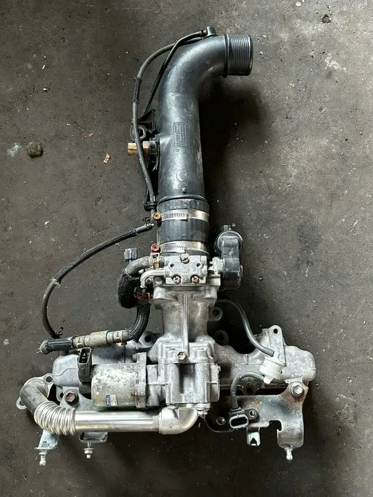 Inlaatspruitstuk OEM 17111-0R010 & EGR-klep voor Toyota image 2