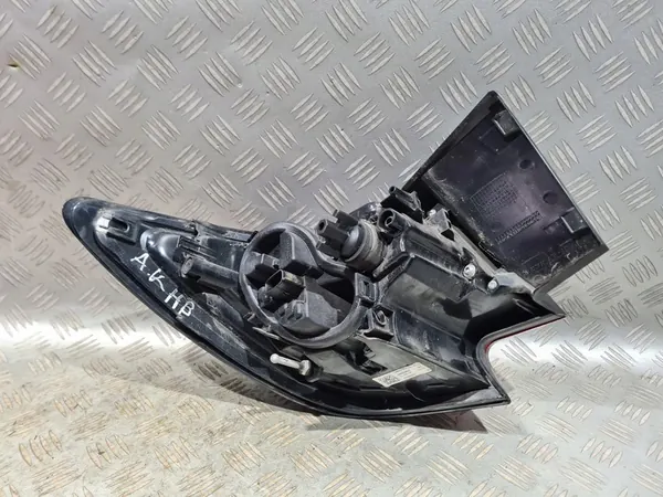 Lámpara trasera derecha Opel Astra K HB image 4