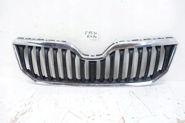 Skoda Yeti Etupuskurin Grilli OEM 5L0853668A image 2