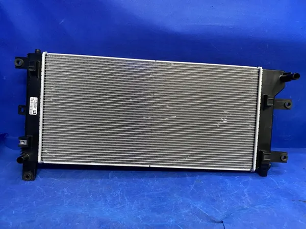 Nissan LEAF I motorradiator OEM 214103NL2A image 2