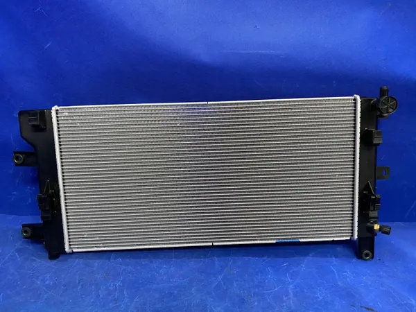 Nissan LEAF I motorradiator OEM 214103NL2A image 4
