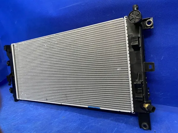 Nissan LEAF I motorradiator OEM 214103NL2A image 5