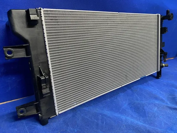 Nissan LEAF I motorradiator OEM 214103NL2A image 6