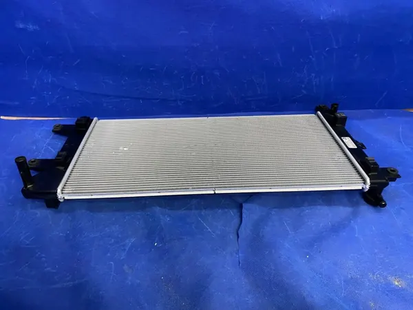 Nissan LEAF I motorradiator OEM 214103NL2A image 7