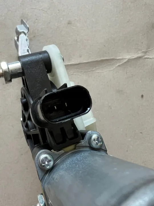 Elevador de vidro dianteiro esquerdo Hyundai Kona I 17- OEM 82401-J9000 image 4