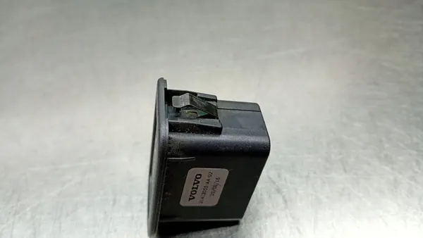 Botão de abertura da porta traseira Volvo V60 S60 XC60 V70 XC70 OE image 2