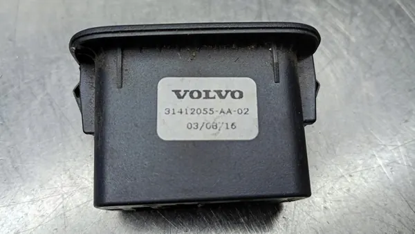 Botão de abertura da porta traseira Volvo V60 S60 XC60 V70 XC70 OE image 5