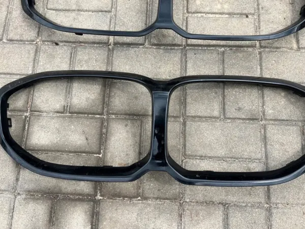 Moldura grelha Shadowline BMW Série 1 F40 OEM 51135A39366 image 3