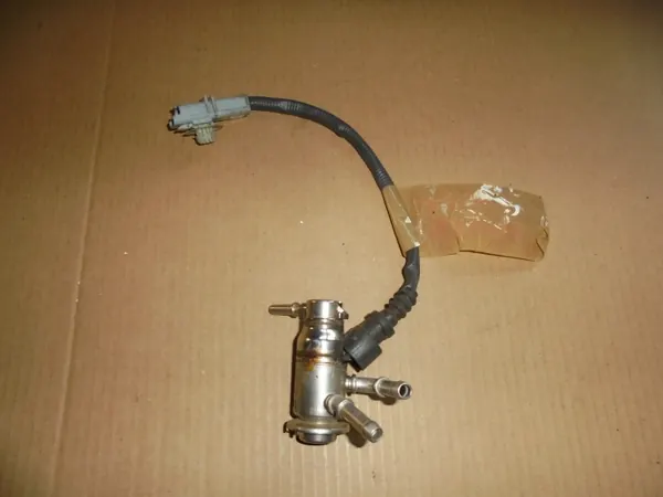 Inyector AdBlue Nissan OEM 208995377R - Usado image 2