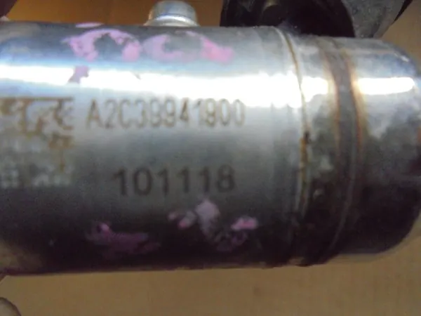 Inyector AdBlue Nissan OEM 208995377R - Usado image 3