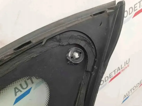 Ventana trasera izquierda BMW OEM 7298913 - Usada image 5