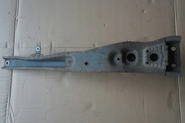 Mitsubishi Lancer X VIII 1.8B Poutre de Suspension Avant 4000A094 image 4