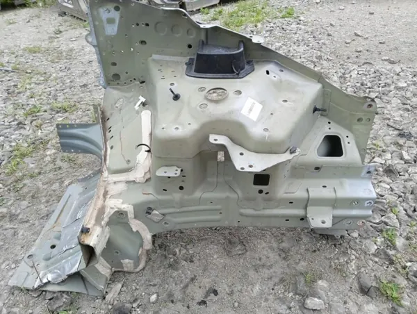 Longarina esquerda Tesla Model Y OEM 467706 image 3